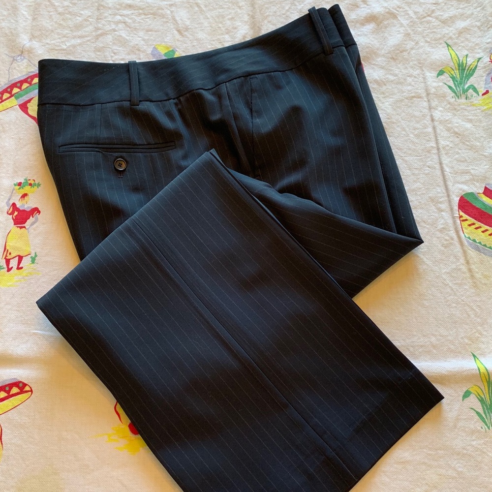 Ann Taylor lined navy pinstriped pants size 16